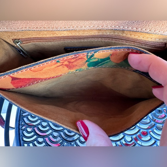 Patricia Nash Ladies Crossbody  Purse And Card Wallet Set - Picture 4 of 12